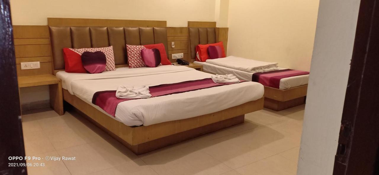 Hotel Golden Gate Nuova Delhi Esterno foto