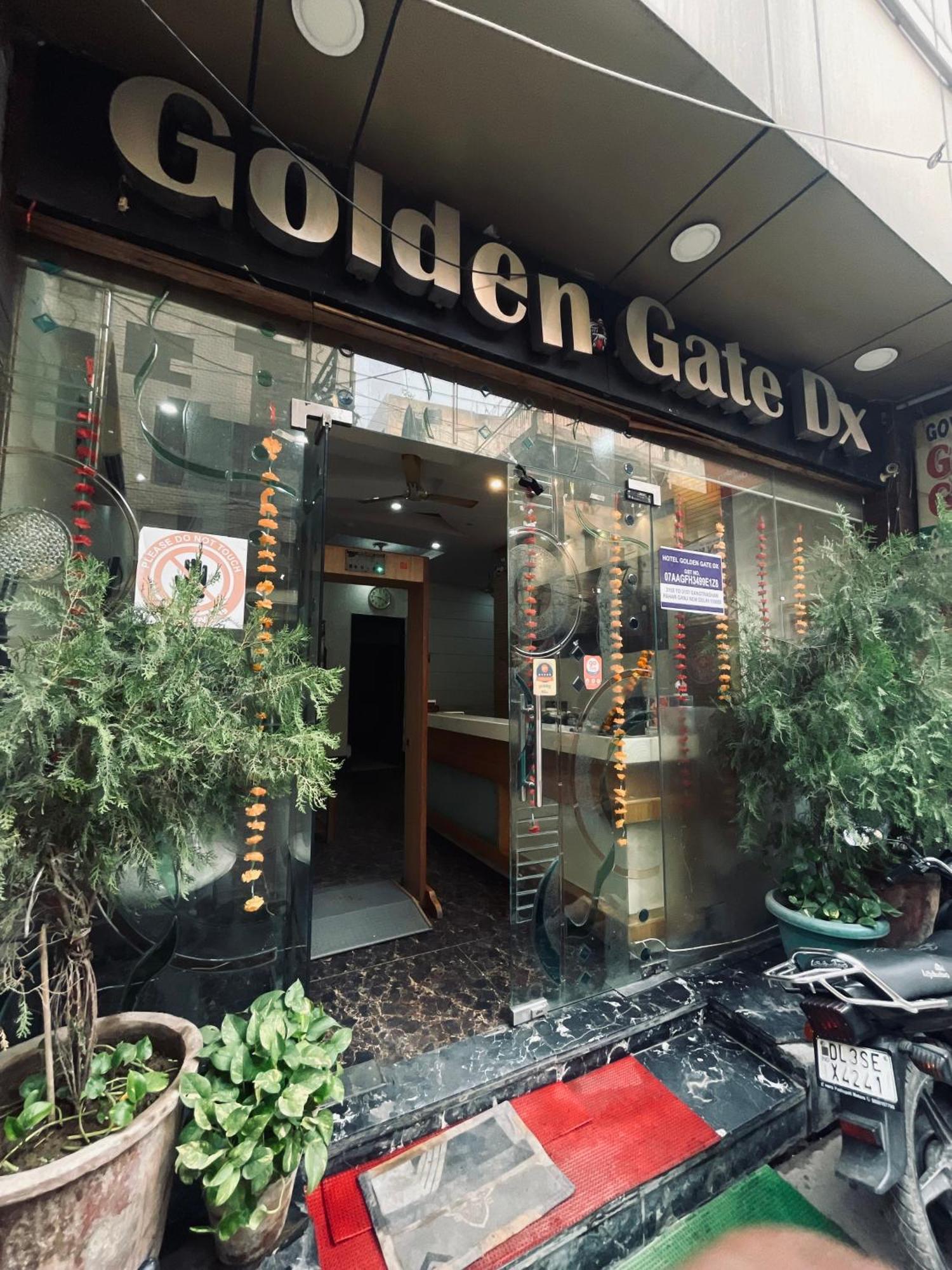 Hotel Golden Gate Nuova Delhi Esterno foto